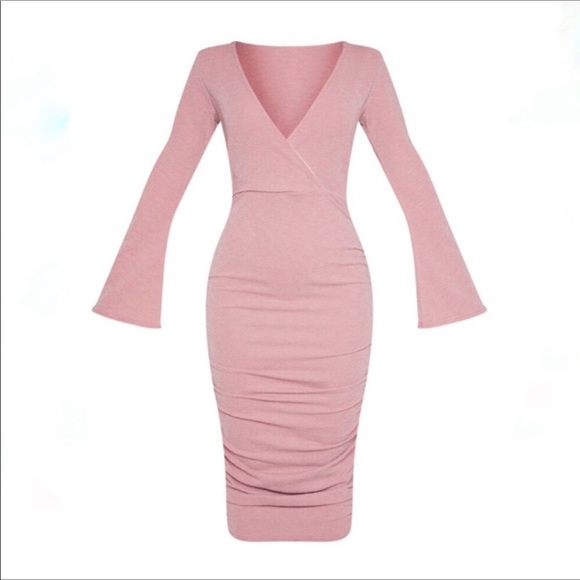 Pretty Little Things NWT Long Sleeve V Neck Stretch Rushed Cocktail Blush Dress - Picture 5 of 8